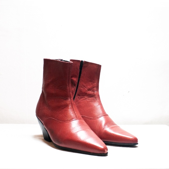 London Underground Chelsea Boots - Picture 2 of 3